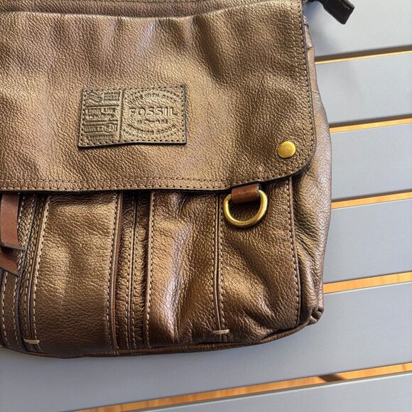 Fossil Crossbody Bag Purse Brown Leather Key Clip inner Pockets Adjustable Strap - Picture 4 of 7